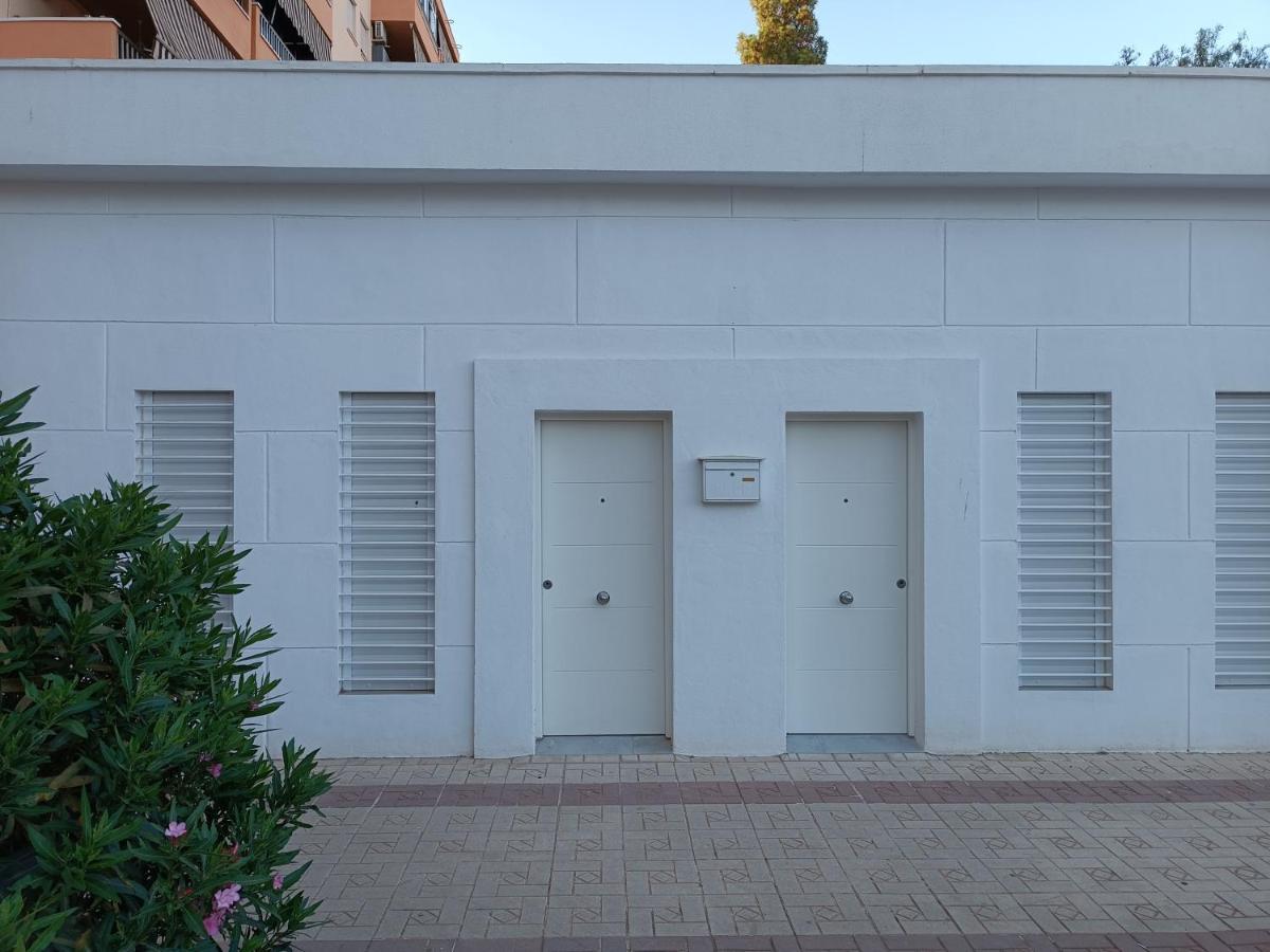 Apartamentos Los Guindos Málaga Esterno foto